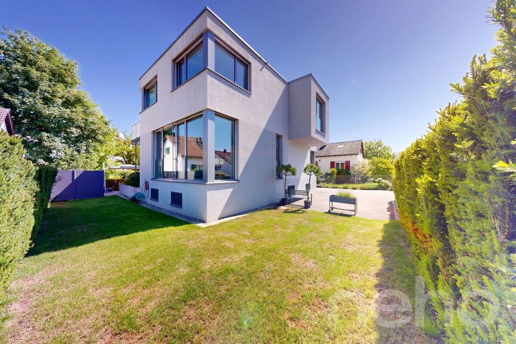 Property photo 1 of 3