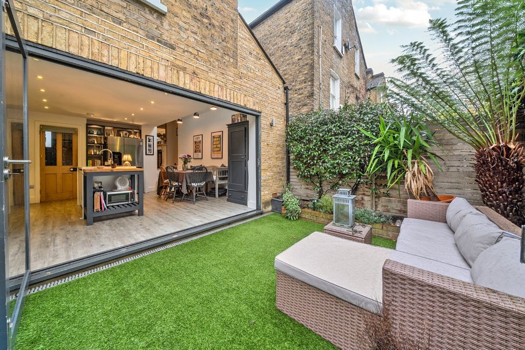 Property photo 2 of 25 Picture No. 07