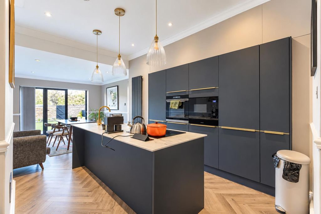 Property photo 3 of 20 4c667A10-Bb2F-400B-B887-8c1E70607136.Png