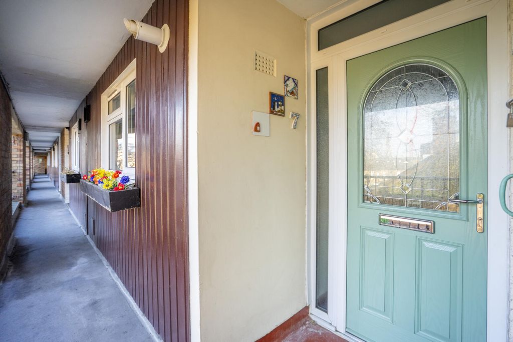 Property photo 2 of 13 Front (Exterior)