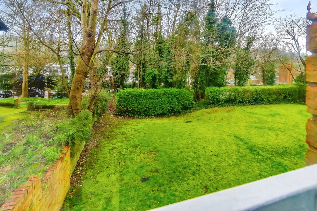 Property photo 2 of 15 Garden