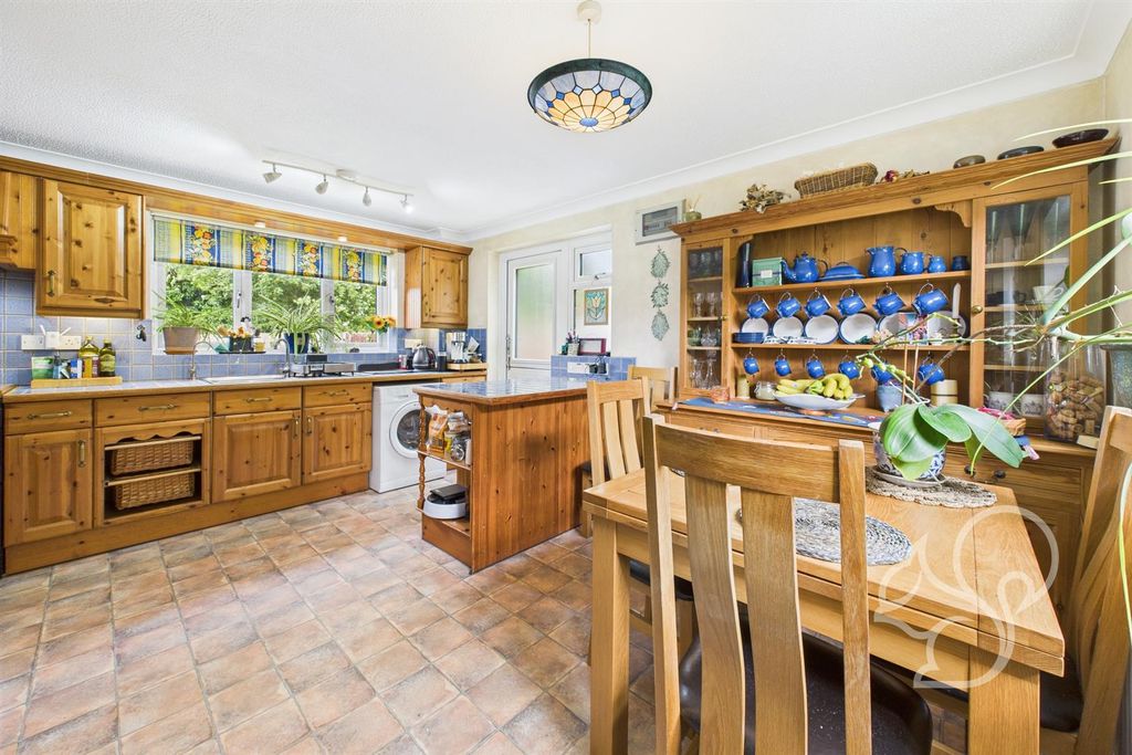 Property photo 2 of 16 Kitchen