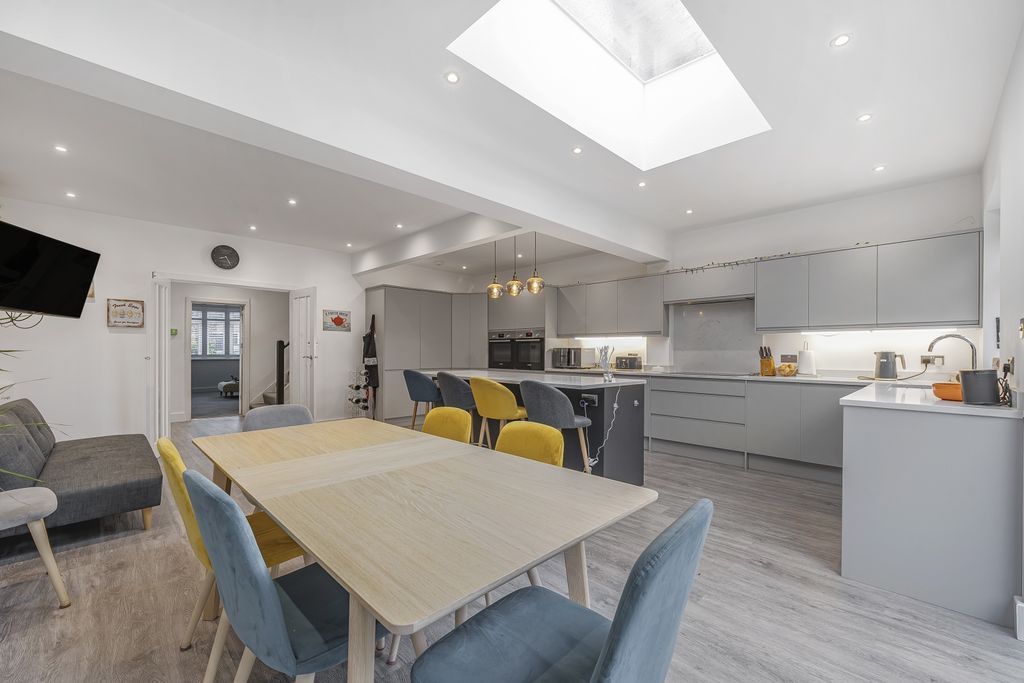 Property photo 3 of 16 1209923 (4)