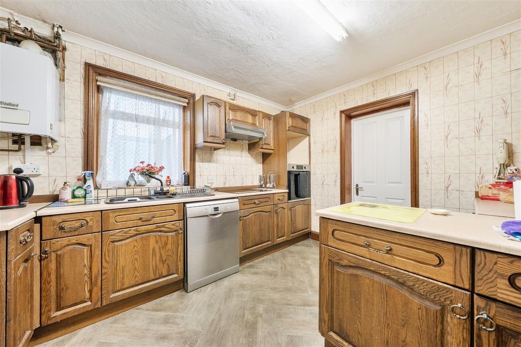 Property photo 3 of 18 1455221-9-69Fa5F054Fc47.Jpg