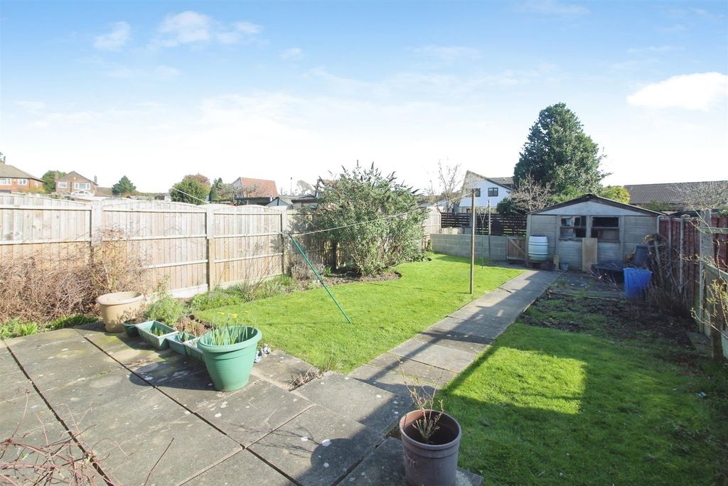 Property photo 2 of 13 Garden