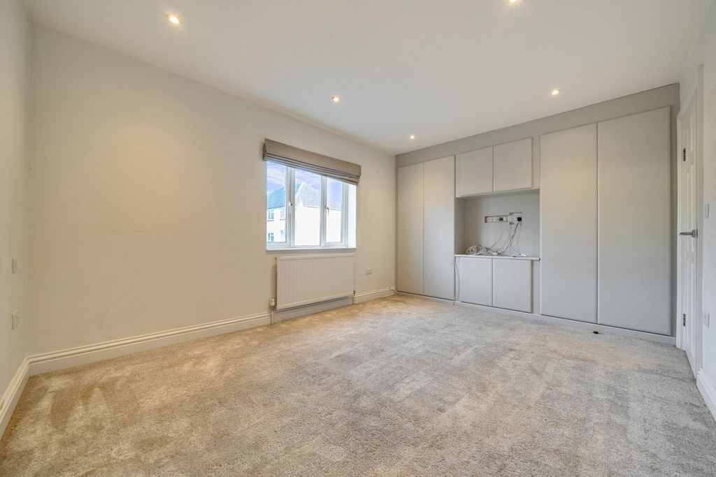 Property photo 3 of 16 1425961-5-69Aeff2...