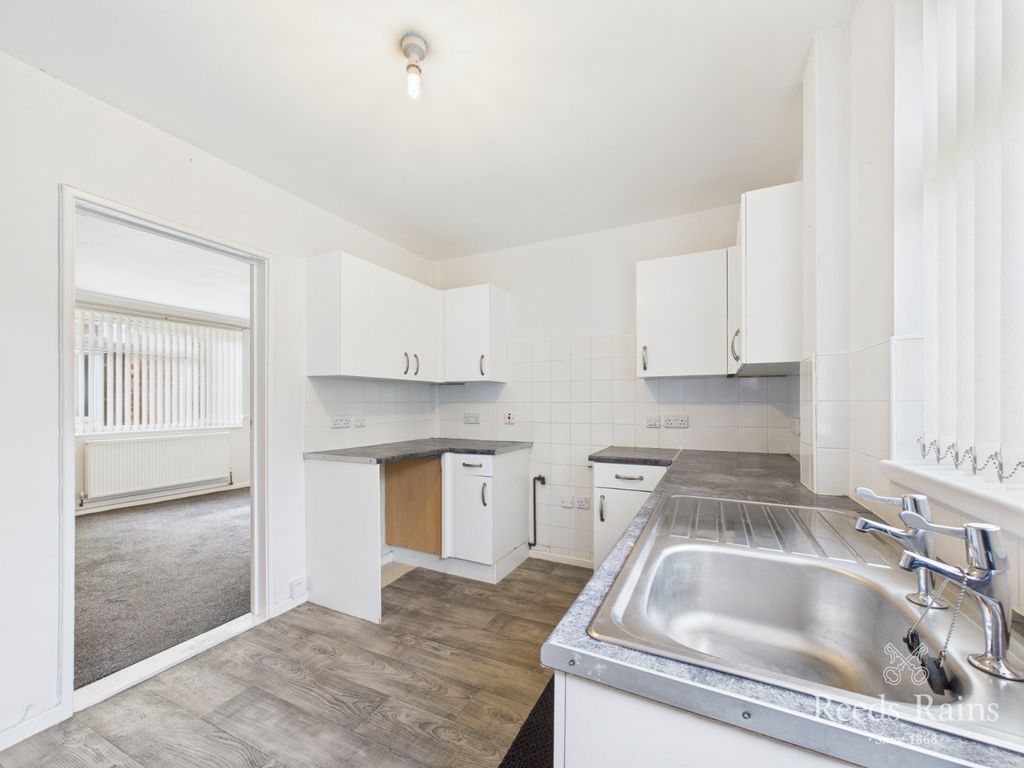 Property photo 3 of 19 Breakfast Kitchen