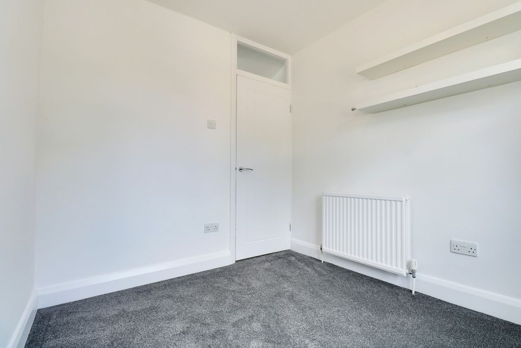 Property photo 3 of 8 5340362