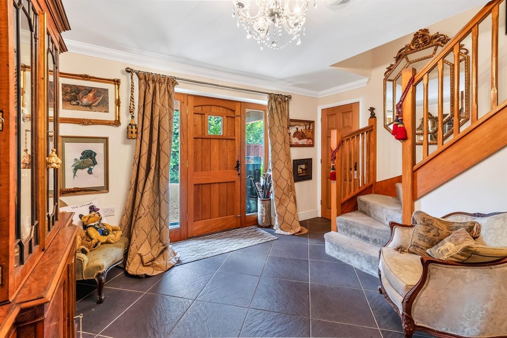 Property photo 2 of 18