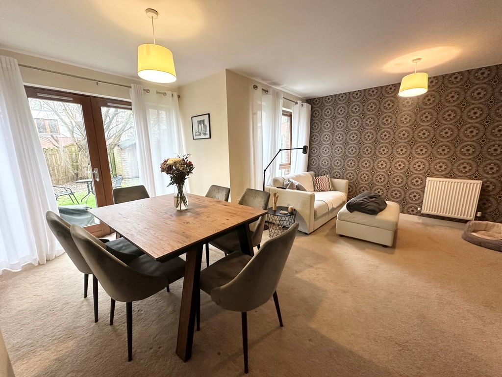 Property photo 3 of 11 Front