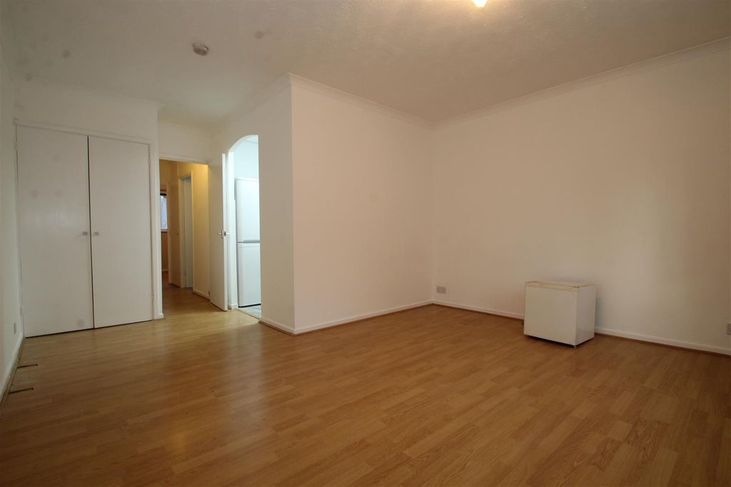 Property photo 3 of 10 Img_1302.Jpg