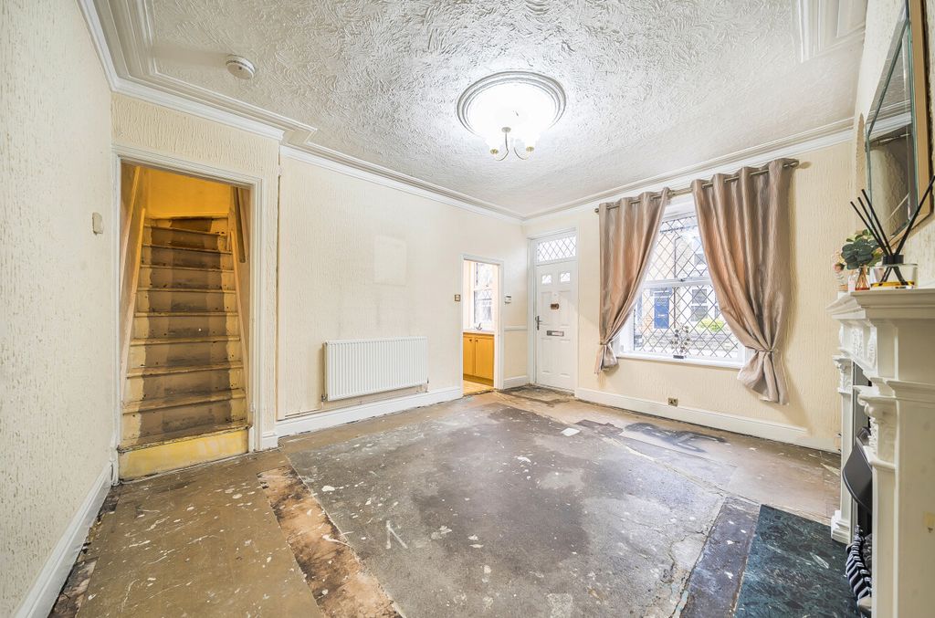 Property photo 2 of 15 1371009-12-68F112...