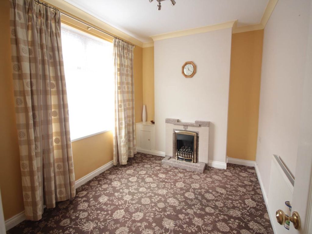 Property photo 3 of 9 Lounge