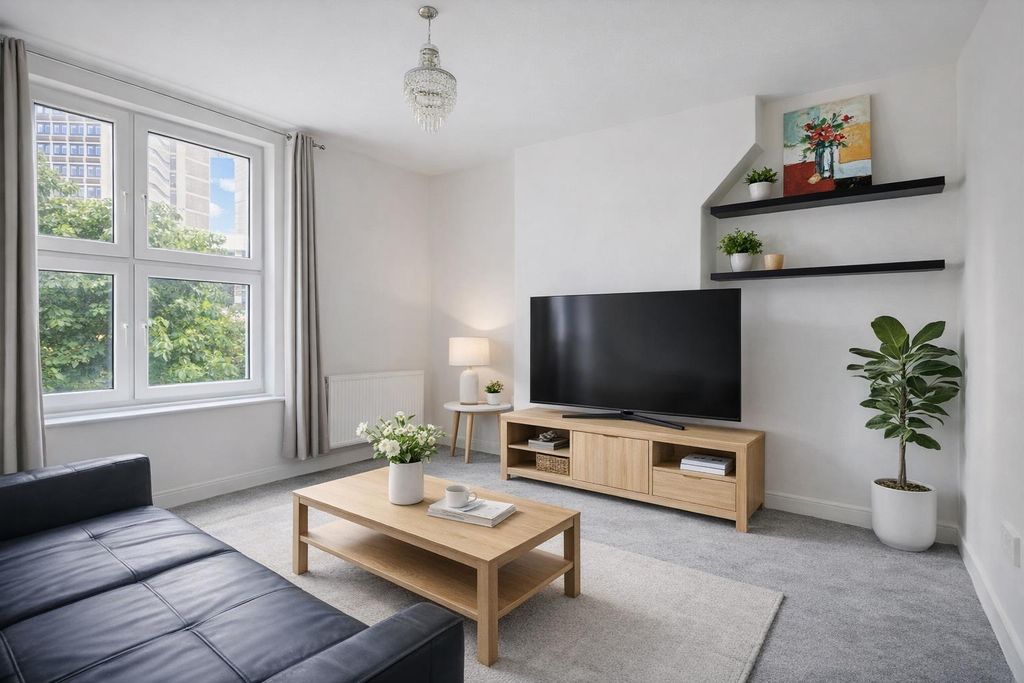 Property photo 1 of 7 Bathroom