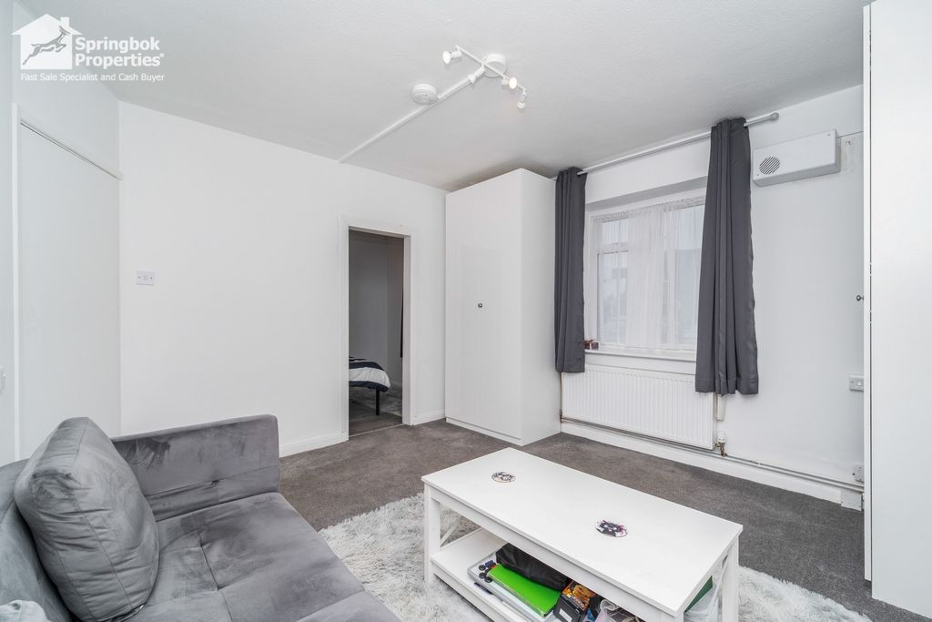 Property photo 3 of 11 Image 2