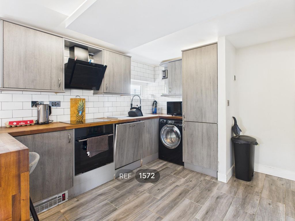 Property photo 1 of 13 Kitchen / Living Area