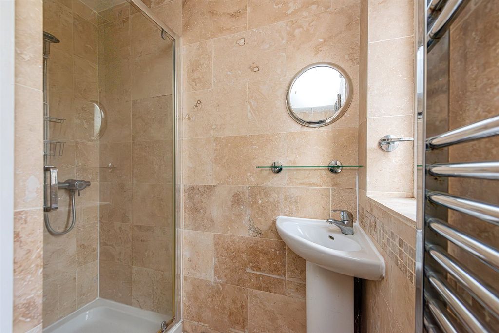 Property photo 3 of 5 Picture No. 18