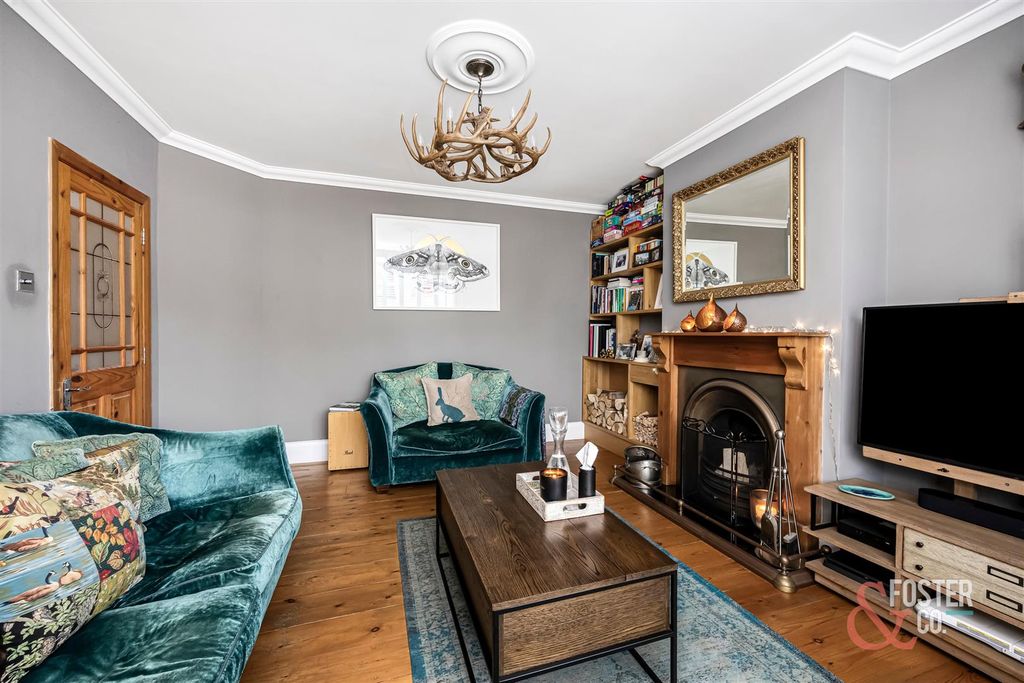 Property photo 3 of 30 Derek Avenue, 47-014.Jpg