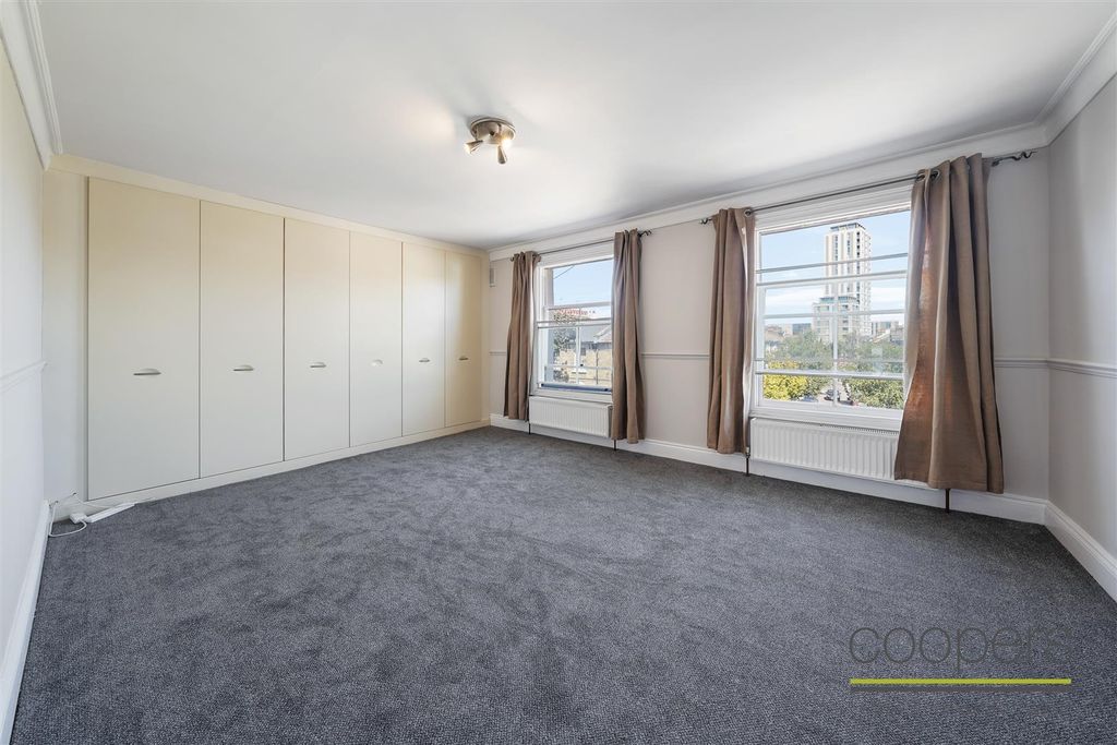 Property photo 2 of 12 Bedroom