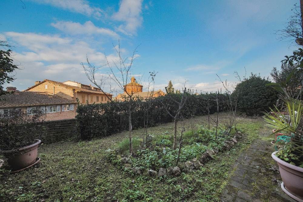 Property photo 1 of 29