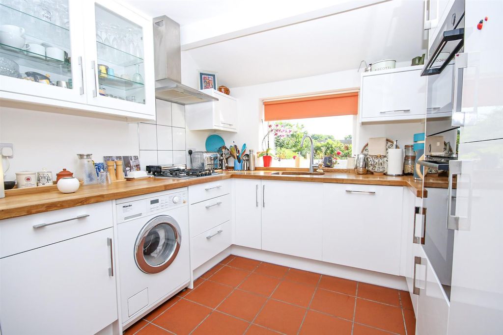 Property photo 2 of 20 19-Img_2565.Jpg