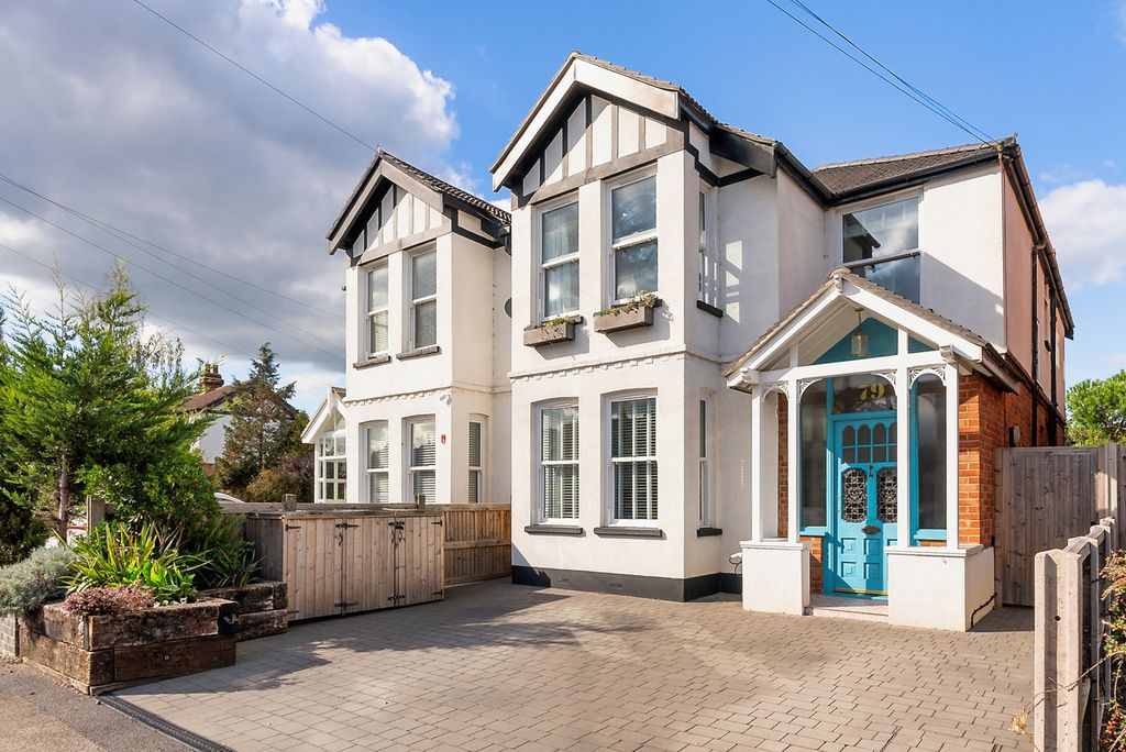 Property photo 2 of 35