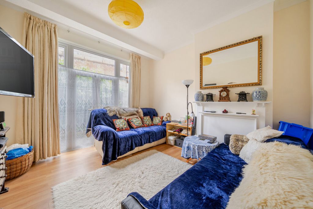 Property photo 2 of 17 1458092-8-6A044Fa...