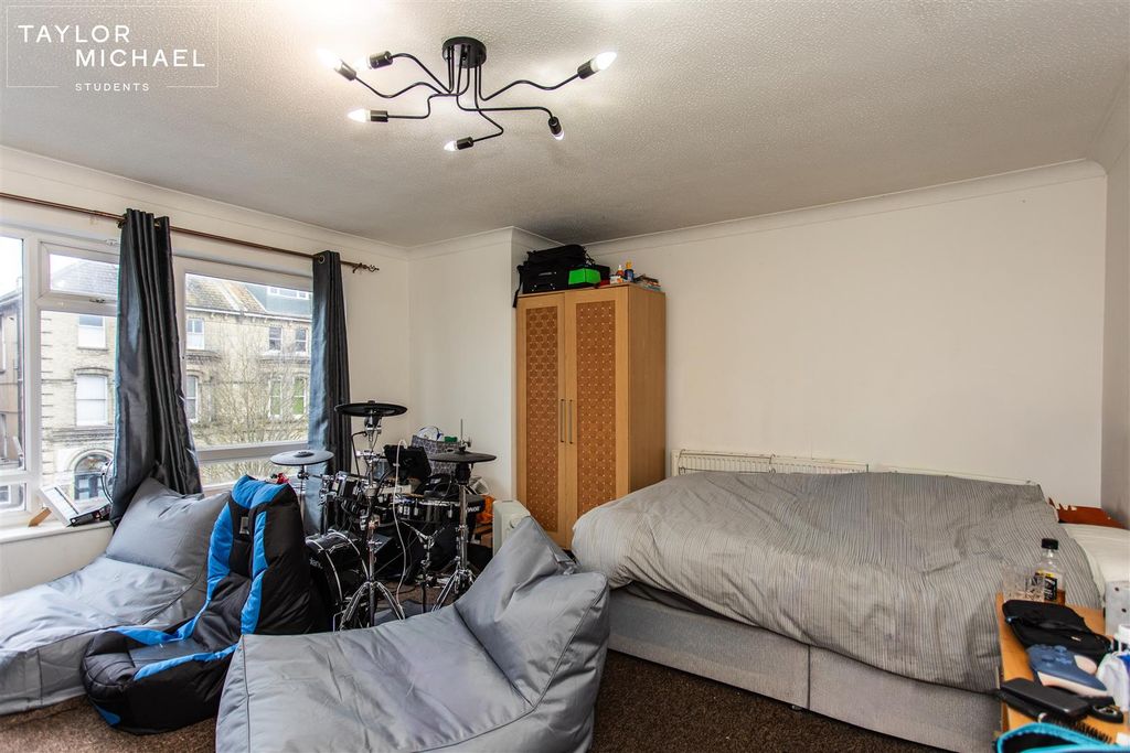 Property photo 3 of 11 Bedroom