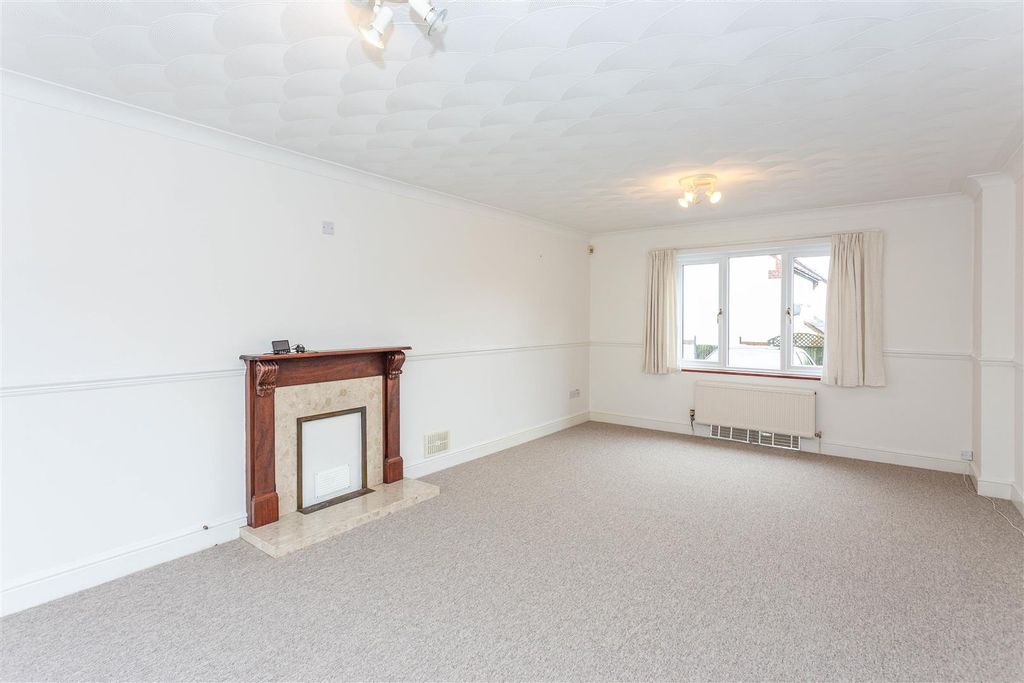 Property photo 3 of 18 Living Room2.Jpg