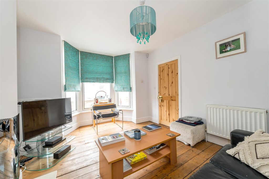 Property photo 3 of 16