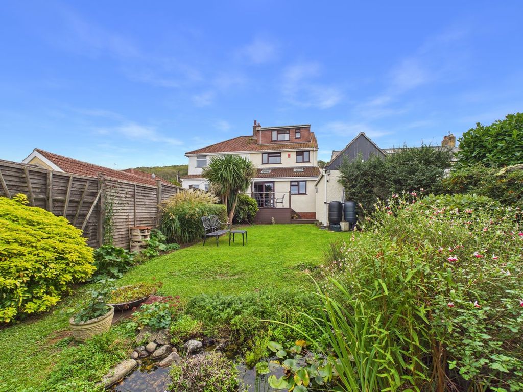 Property photo 2 of 30