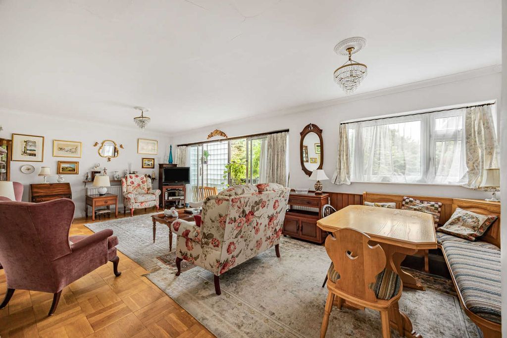 Property photo 3 of 18