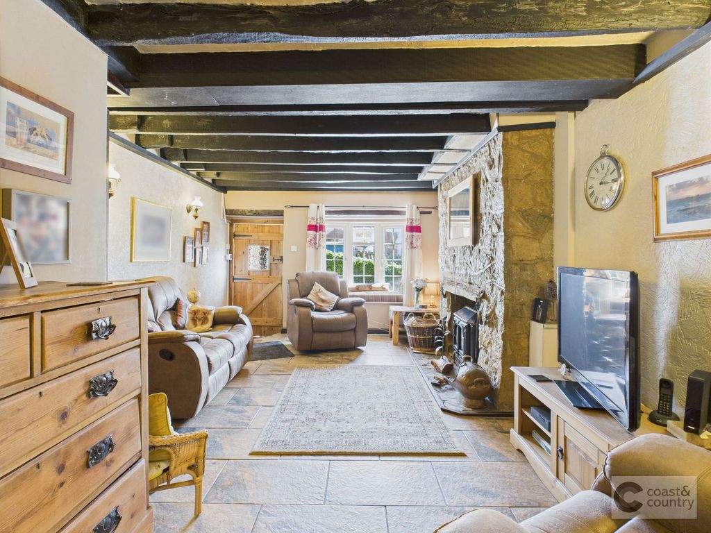 Property photo 3 of 19