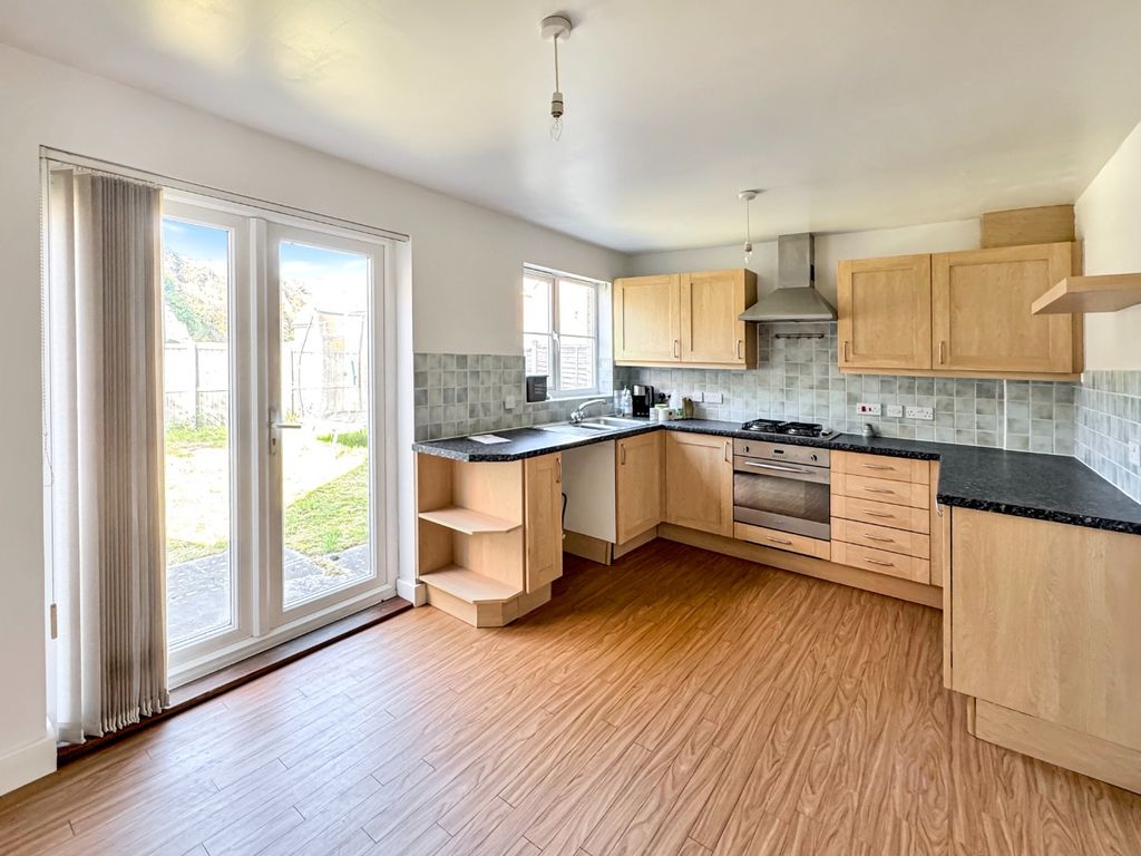 Property photo 3 of 16 3898486