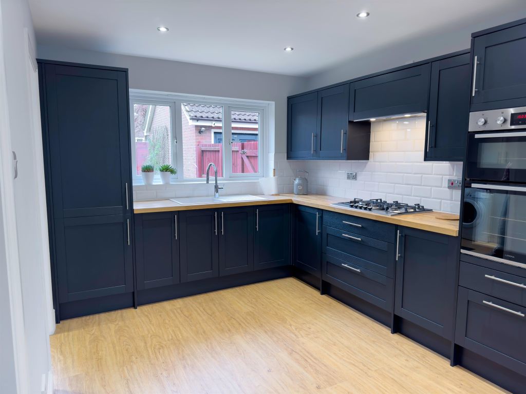 Property photo 2 of 14