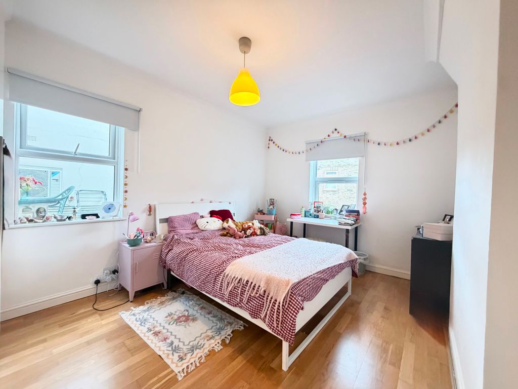 Property photo 1 of 42