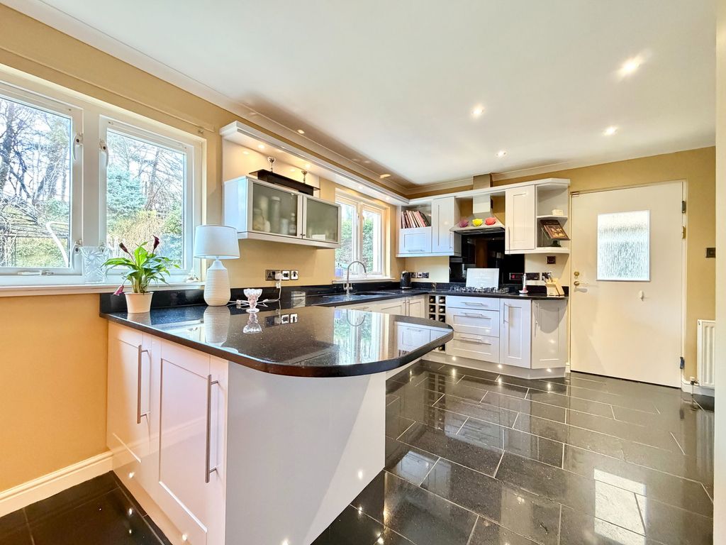 Property photo 3 of 33