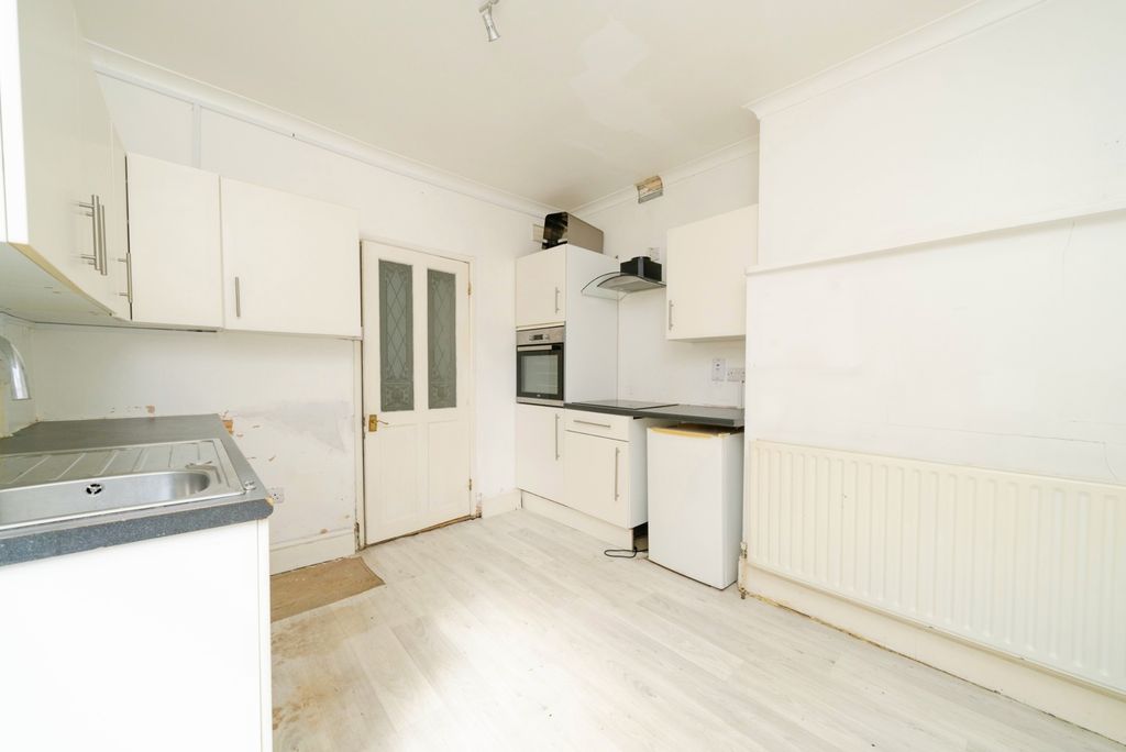 Property photo 2 of 17 Photo