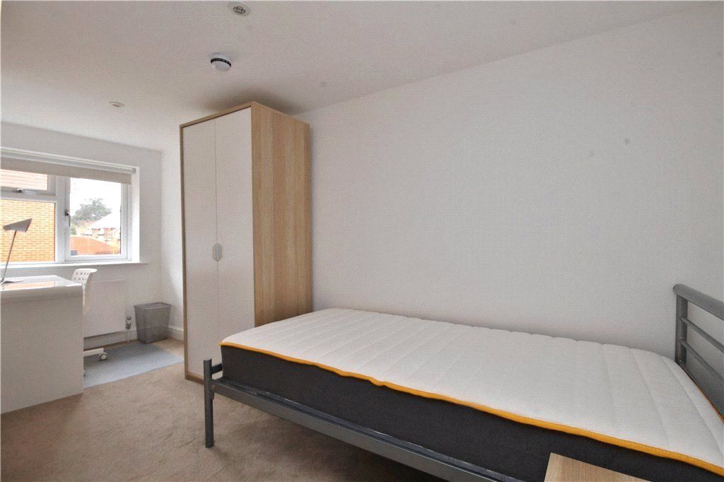 Property photo 1 of 8 Room