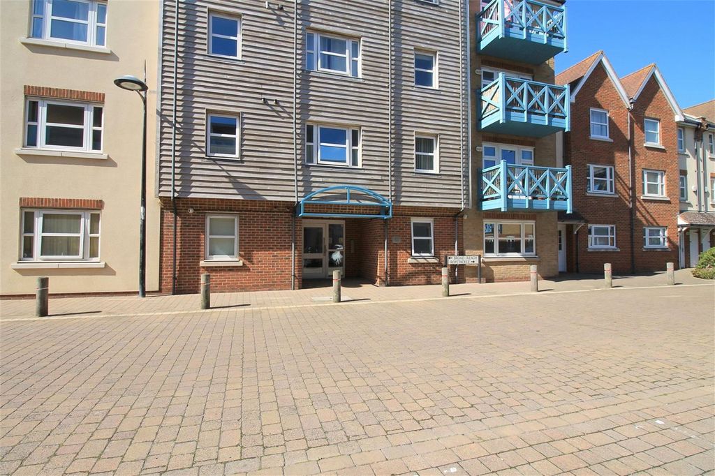 Property photo 1 of 11 Exterior