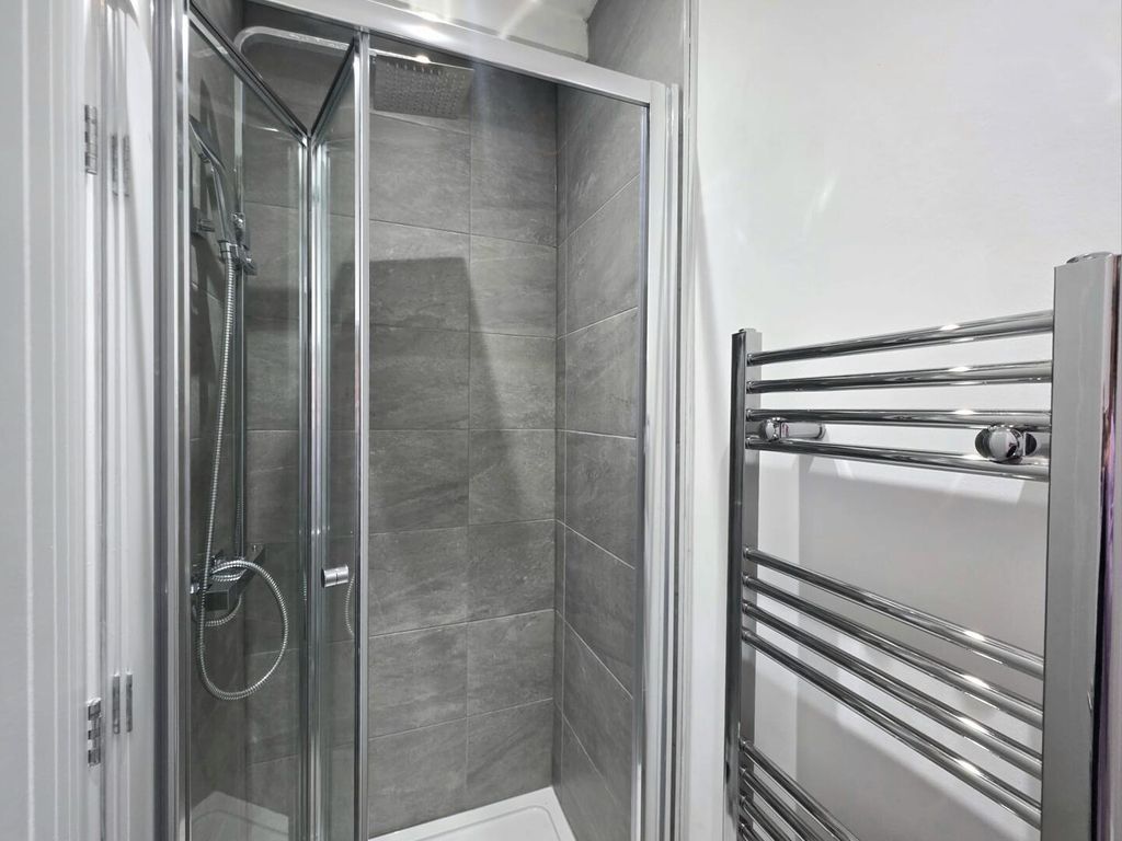Property photo 2 of 13 Bathroom