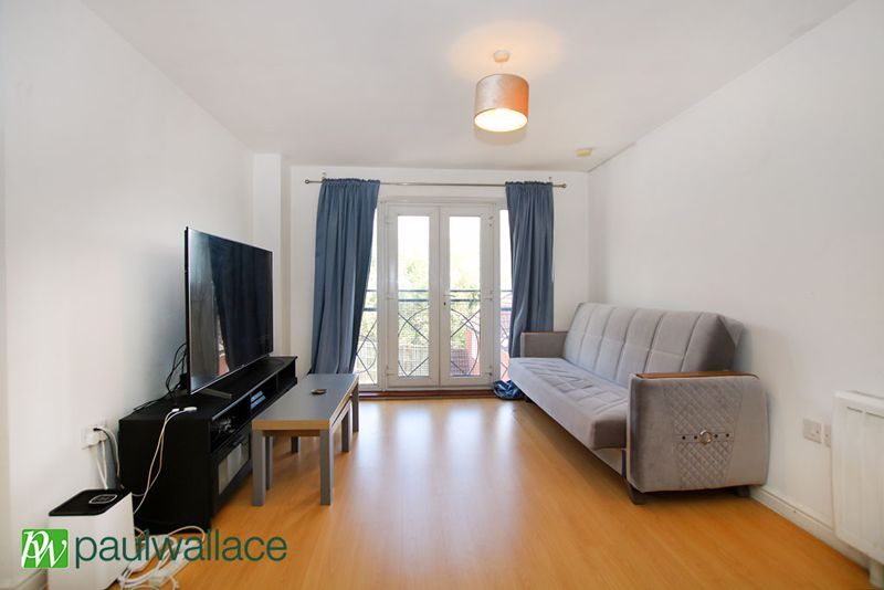 Property photo 3 of 12 Lounge