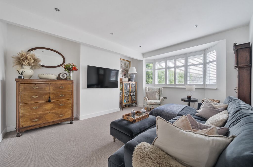 Property photo 2 of 9 1538565-24-1A15dc...
