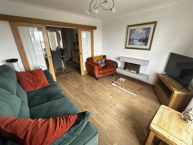 Property photo 2 of 14 Lounge