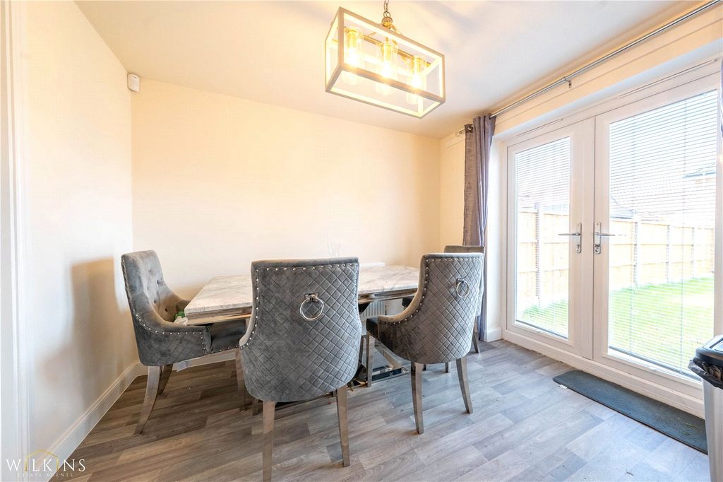 Property photo 3 of 22 Picture No. 32