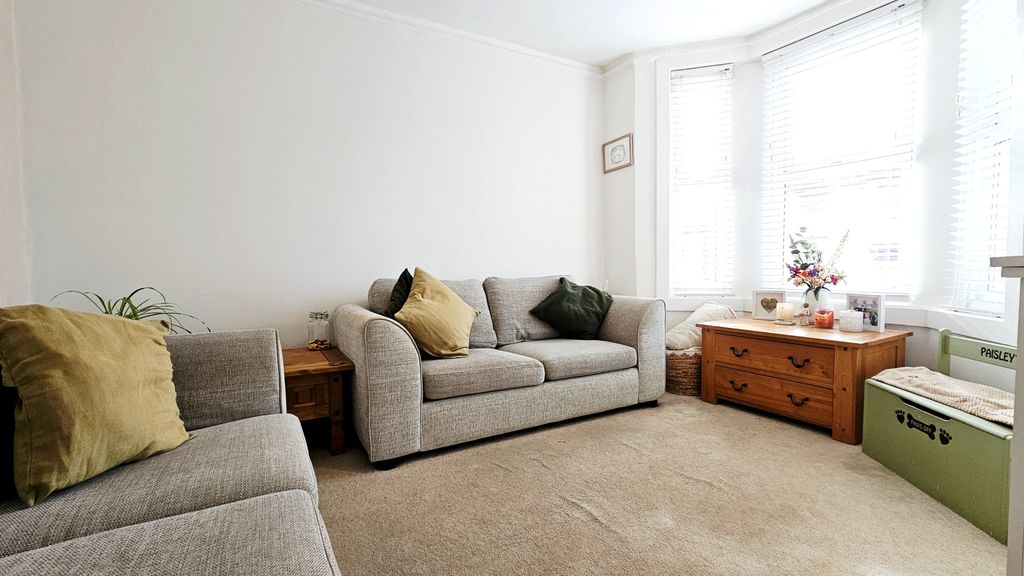 Property photo 3 of 20