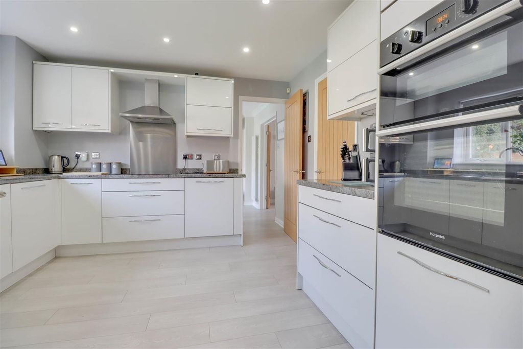 Property photo 2 of 25 15 Caladonia Lane-27.Jpg