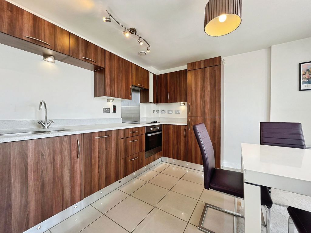 Property photo 2 of 8 Kitchen