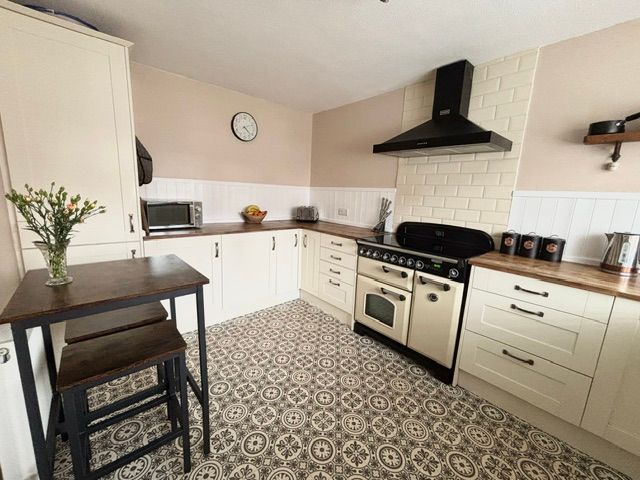 Property photo 3 of 24 Kitchen