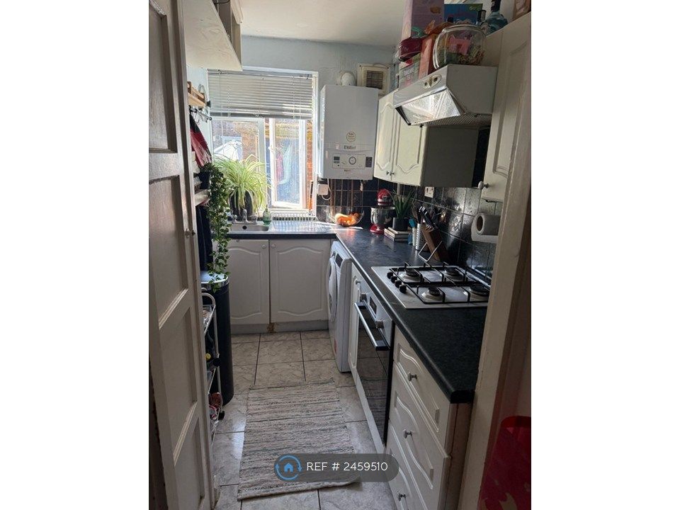 Property photo 2 of 23